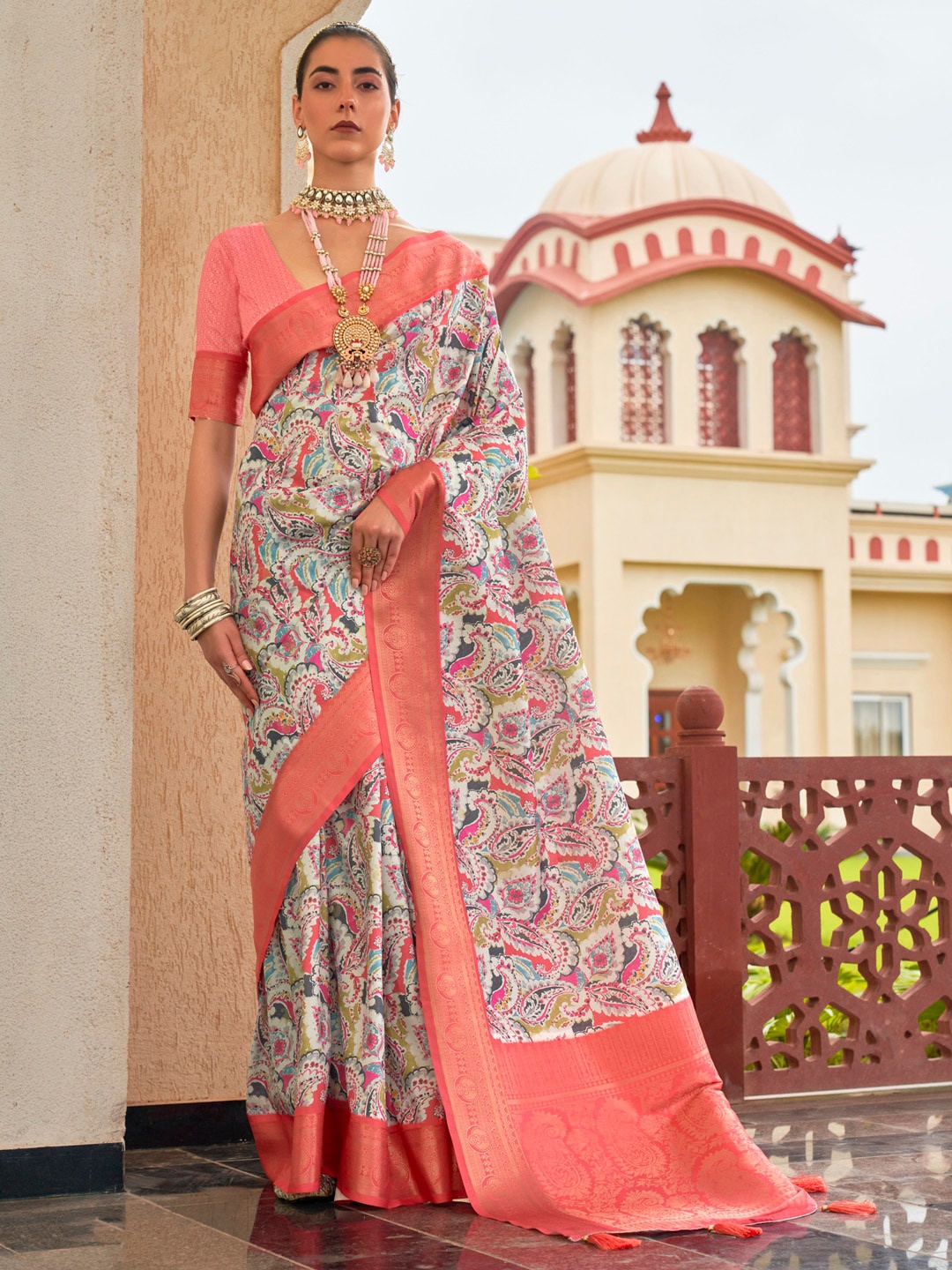 

Mitera Ethnic Motifs Woven Design Zari Banarasi Saree, White