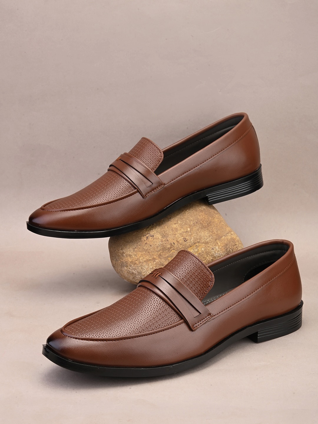 

HERE&NOW Men Round Toe Formal Loafers, Tan