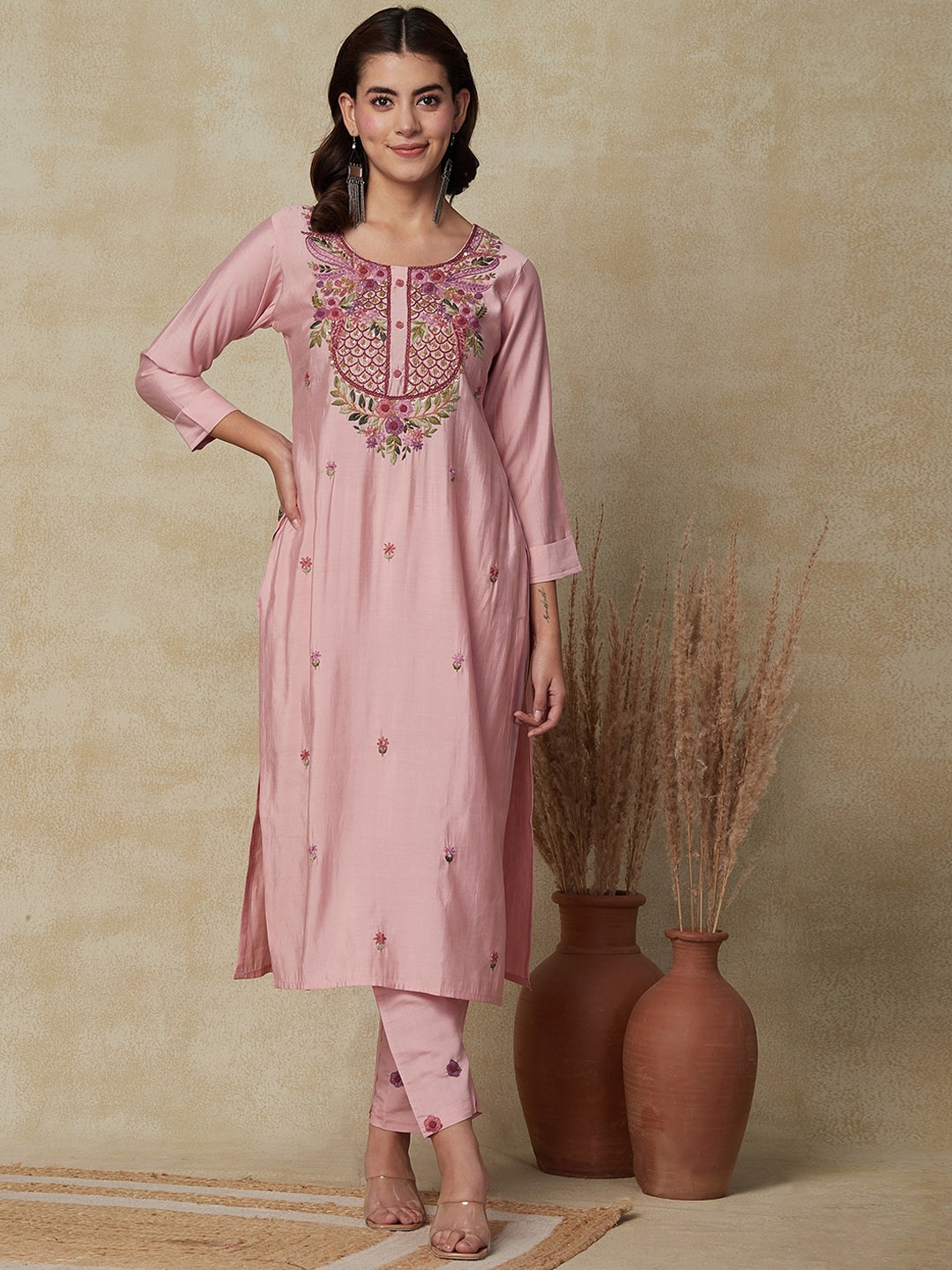 

FASHOR Pink Floral Embroidered Straight Kurta