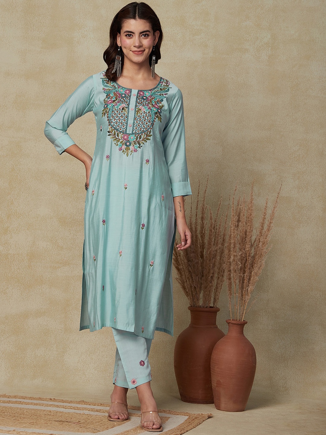 

FASHOR Geometric Embroidered Thread Work Straight Kurta, Blue