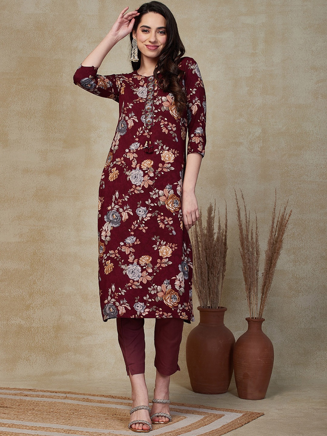 

FASHOR Floral Printed Thread Work Straight Kurta, Magenta
