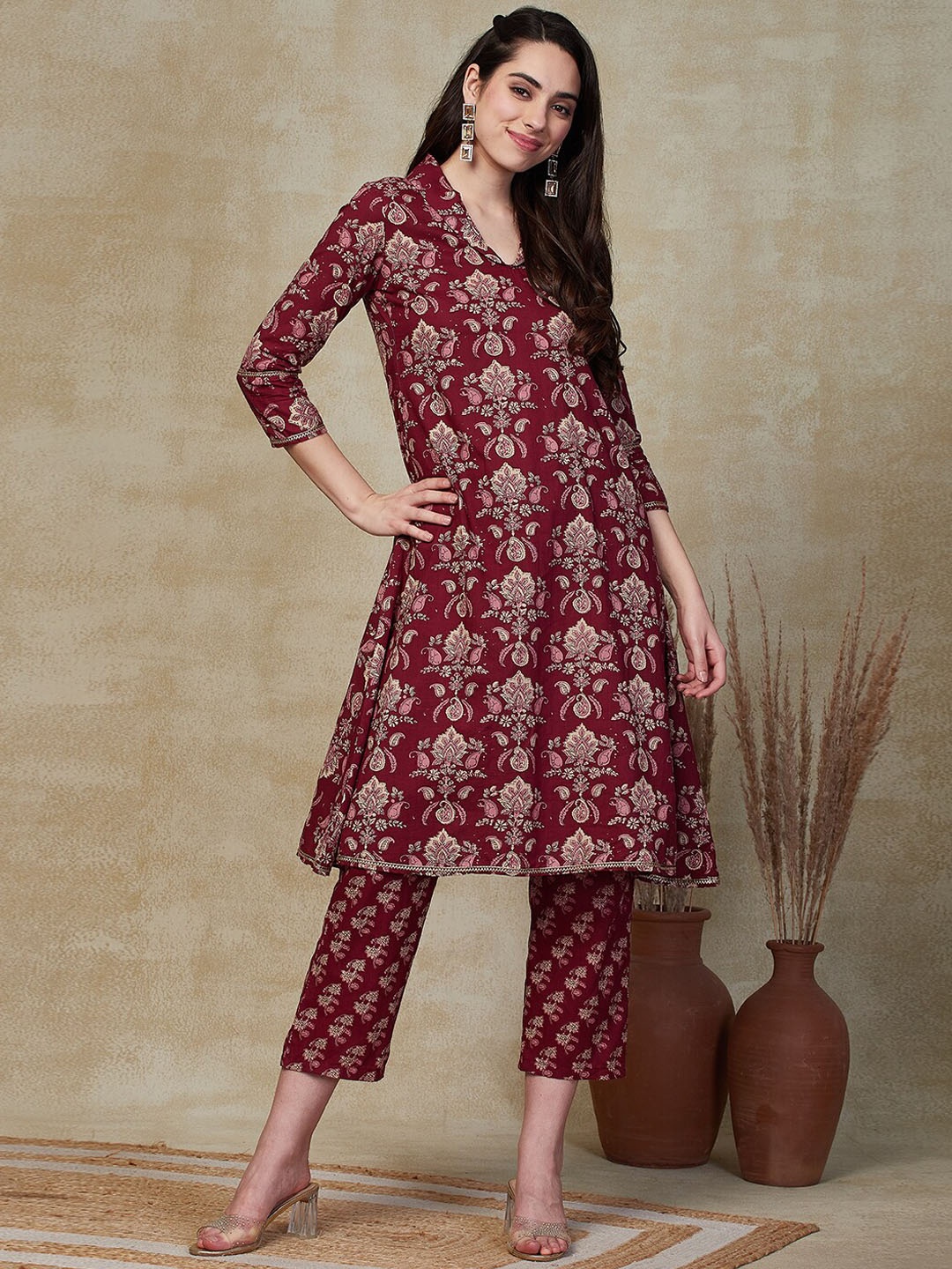 

FASHOR Floral Printed Regular Pure Cotton Kurta With Trousers, Maroon
