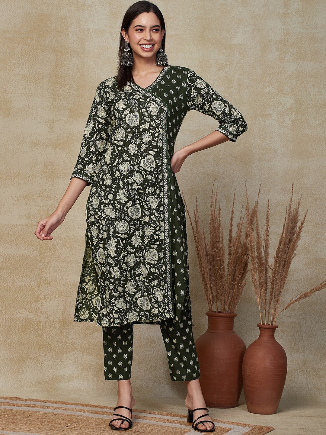 

FASHOR Ethnic Motifs Printed Angrakha Thread Work Cotton Kurta with Trousers, Green