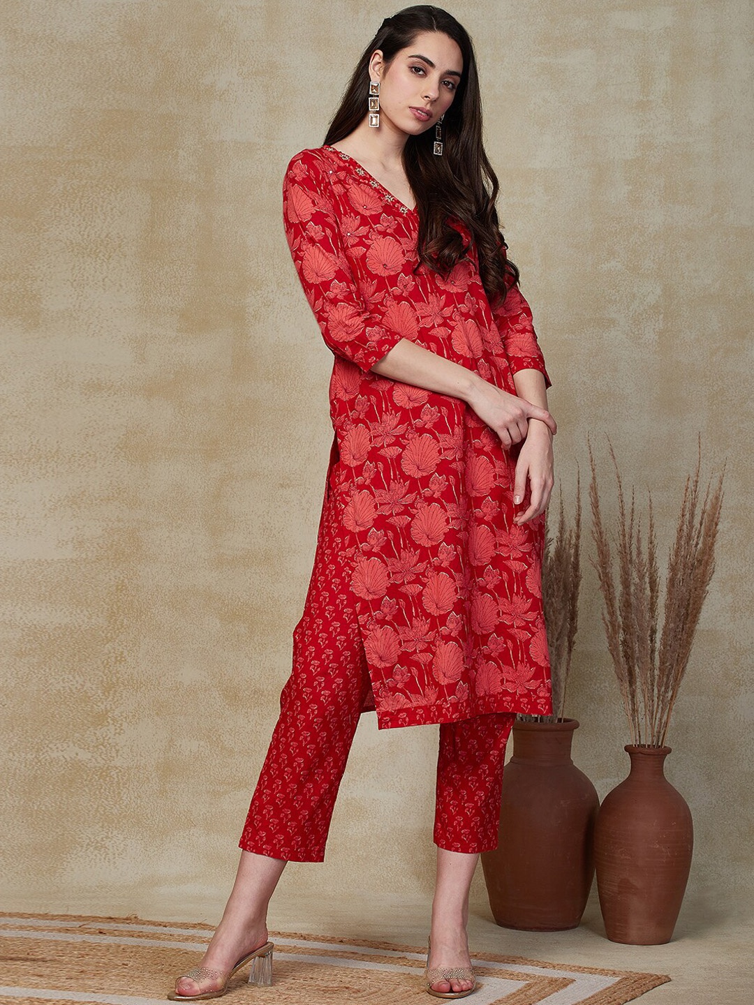 

FASHOR Floral Printed V-Neck Pure Cotton Kurta with Trousers, Red