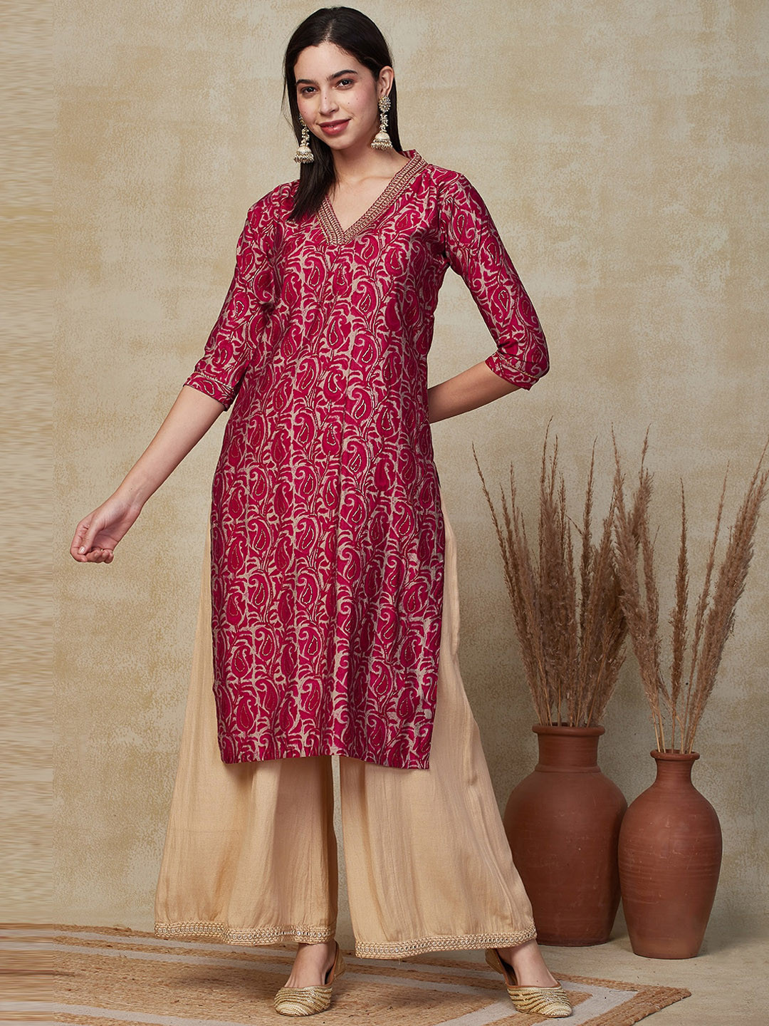 

FASHOR Paisley Printed Thread Work Kurta, Pink