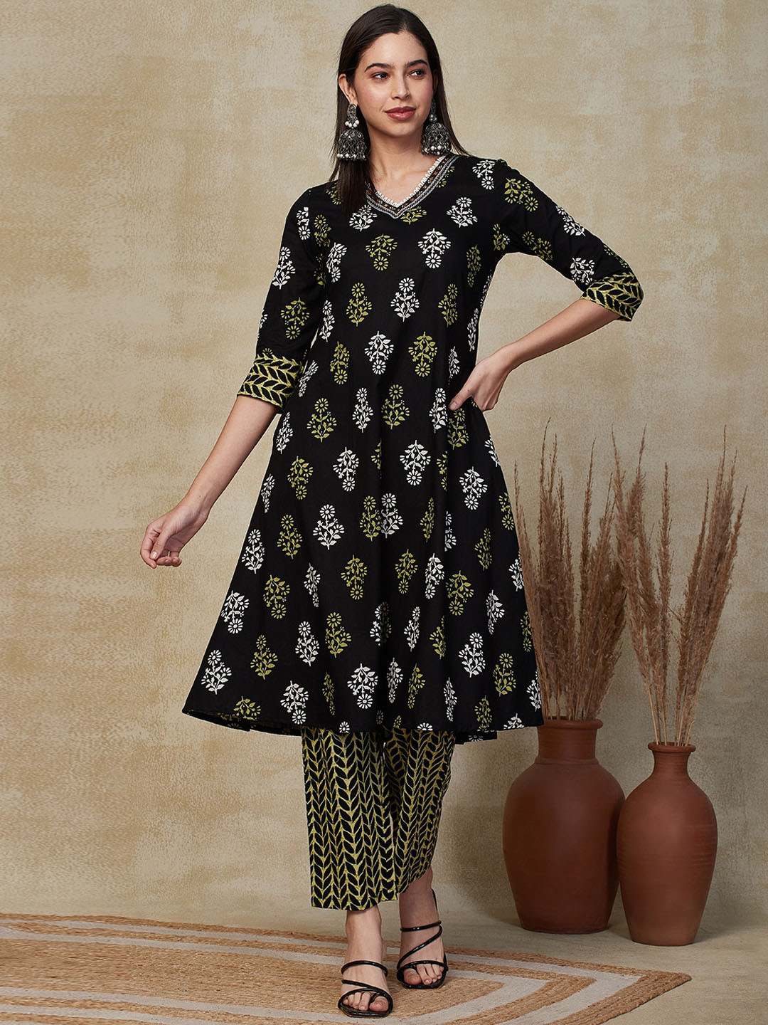 

FASHOR Ethnic Motifs Printed Regular Cotton Kurta with Trousers, Black