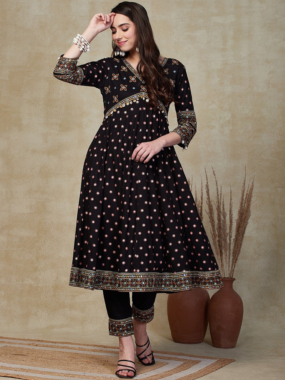 

FASHOR Floral Printed Empire Mirror Work Kurta With Trousers, Black