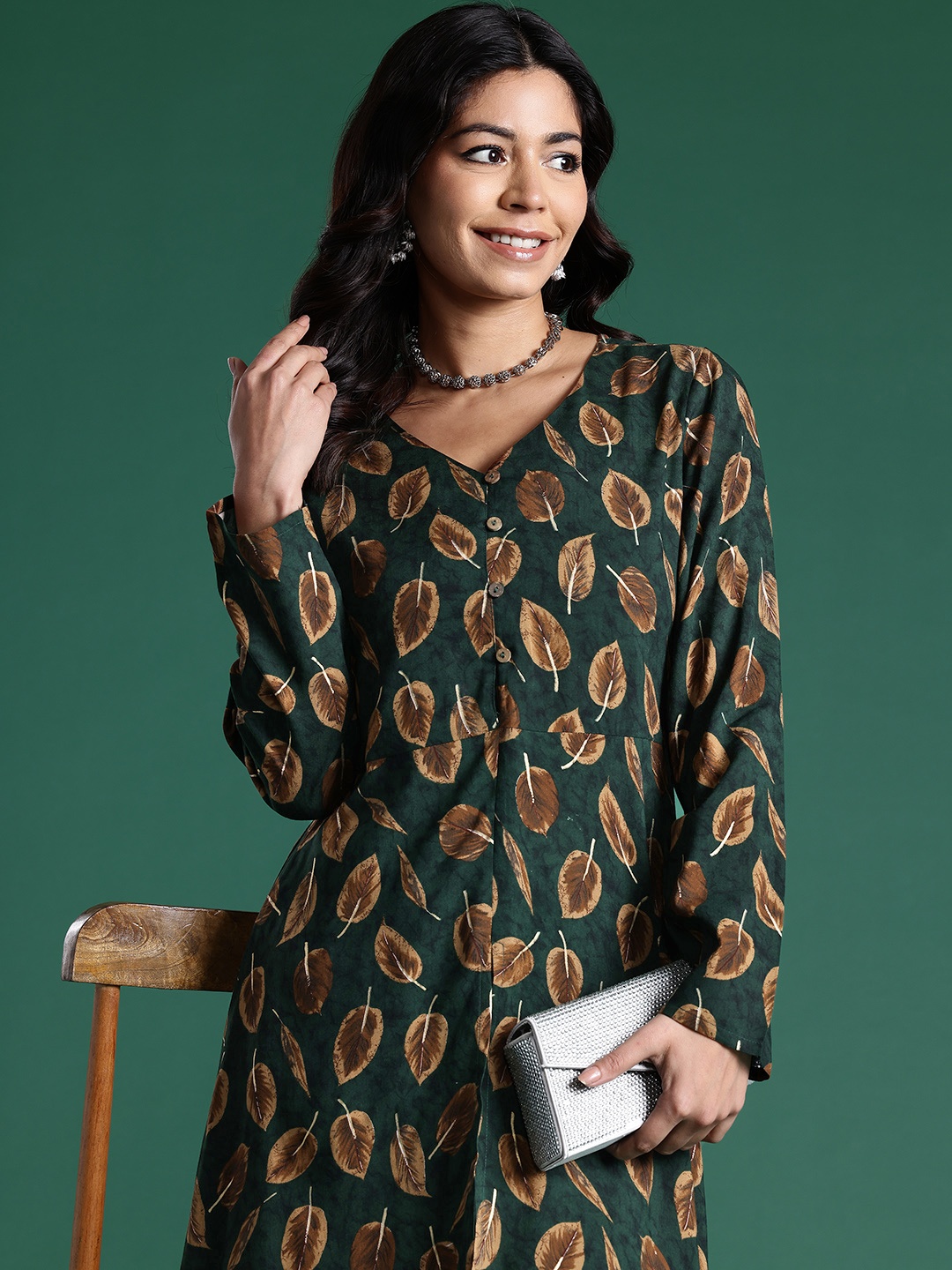 

Sangria Floral Printed High Slit Kurta with Trousers, Green