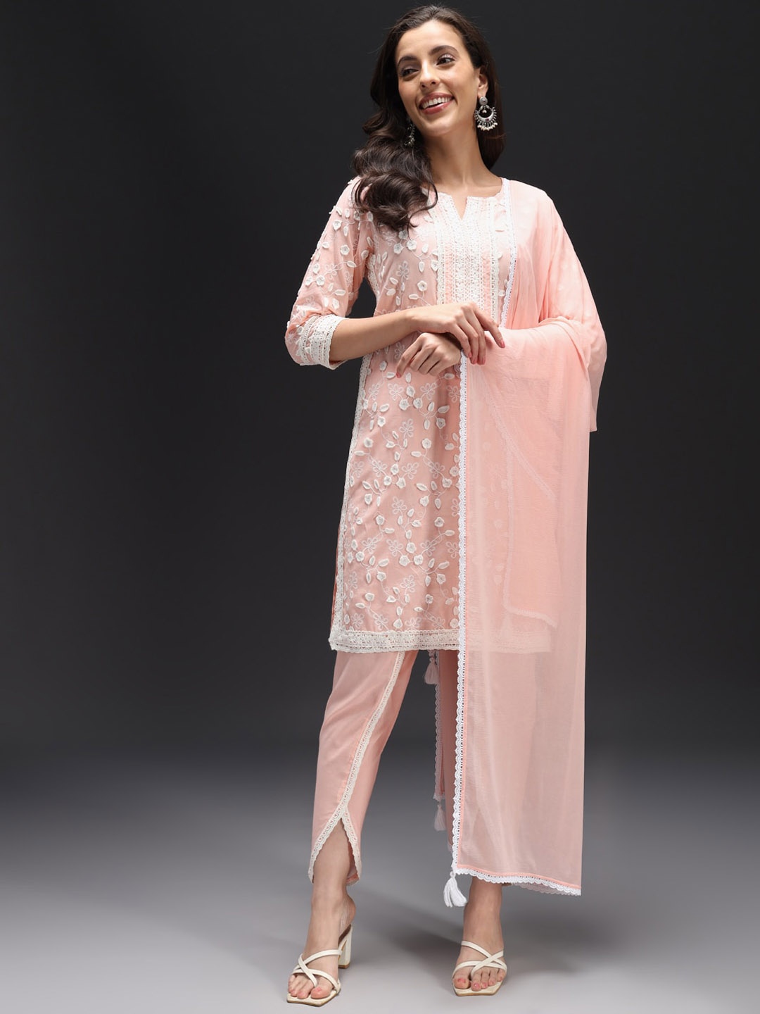 

HEEPOSH Floral Embroidered Regular Jute Cotton Kurta with Trousers & Dupatta, Peach