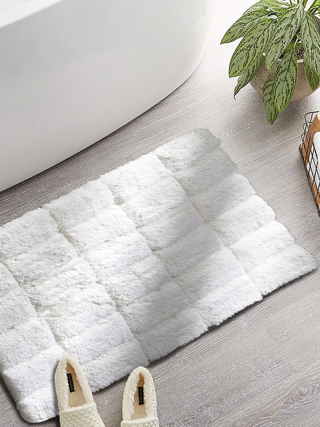 

MASPAR White Textured 1634 GSM Cotton Small Bath Rugs