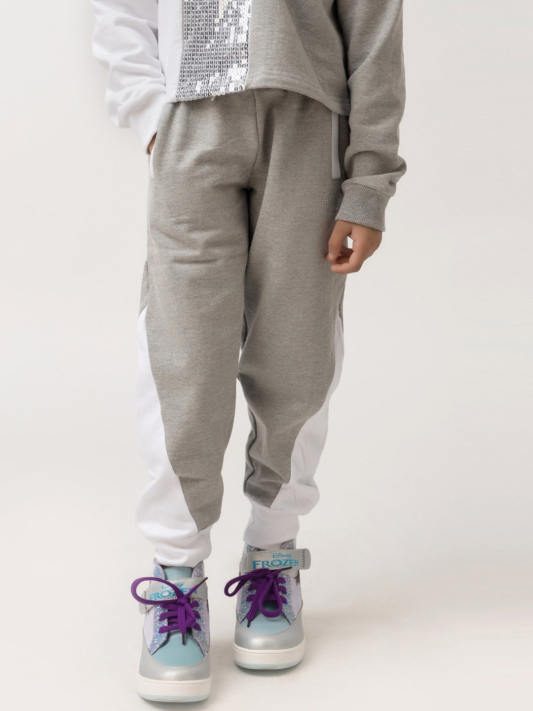 

Purple United Kids Girls Mid Rise Fleece Jogger, Grey melange