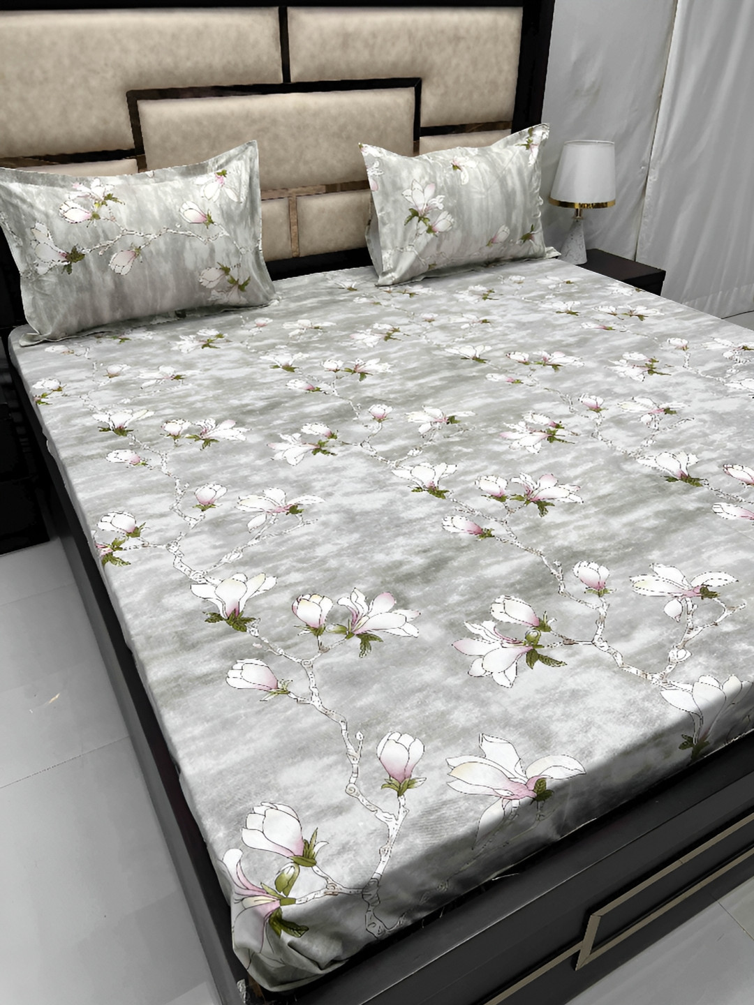 

Pure Decor Green & White Floral Pure Cotton 300 TC Queen Bedsheet & 2 Pillow Covers