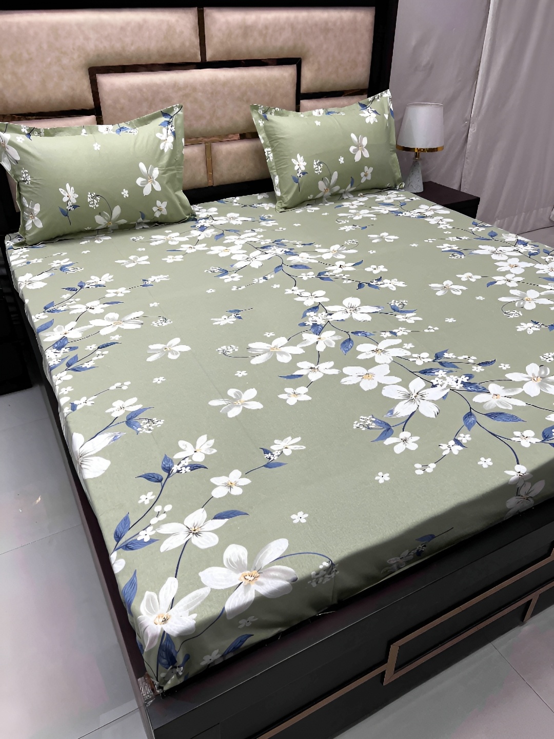

Pure Decor Green & White Floral Pure Cotton 300 TC Queen Bedsheet With 2 Pillow Covers