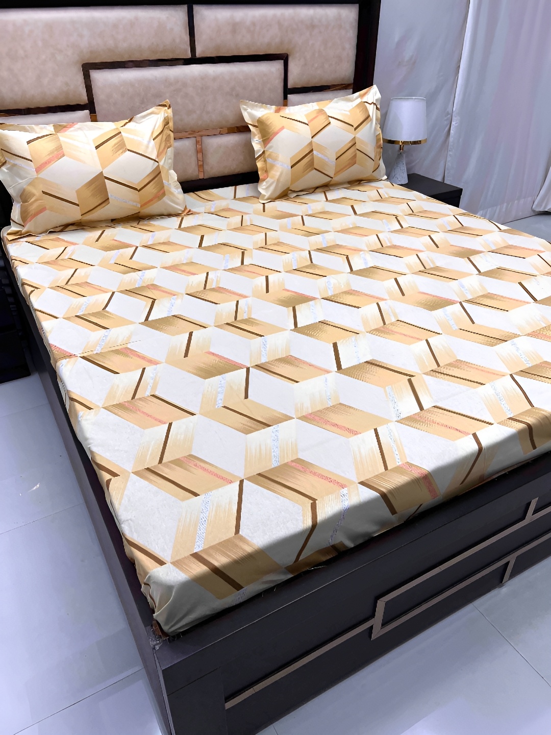 

Pure Decor Yellow & White Geometric Pure Cotton 300 TC Queen Bedsheet With 2 Pillow Covers