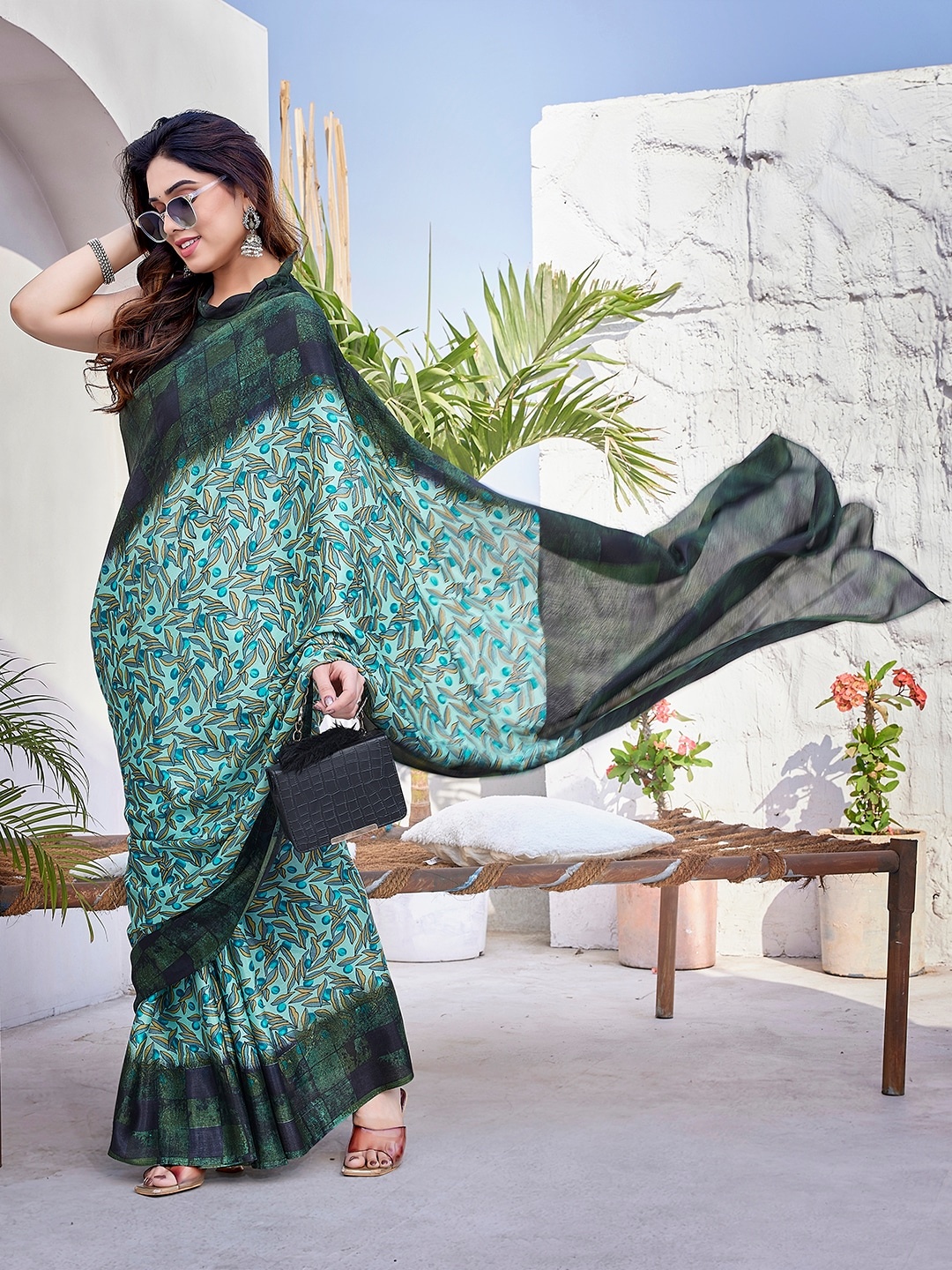 

KALINI Floral Printed Saree, Green