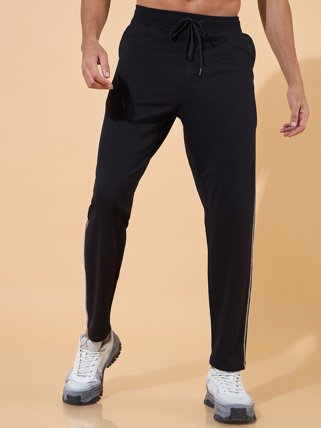 

CULT Play Series Trackpants, Black