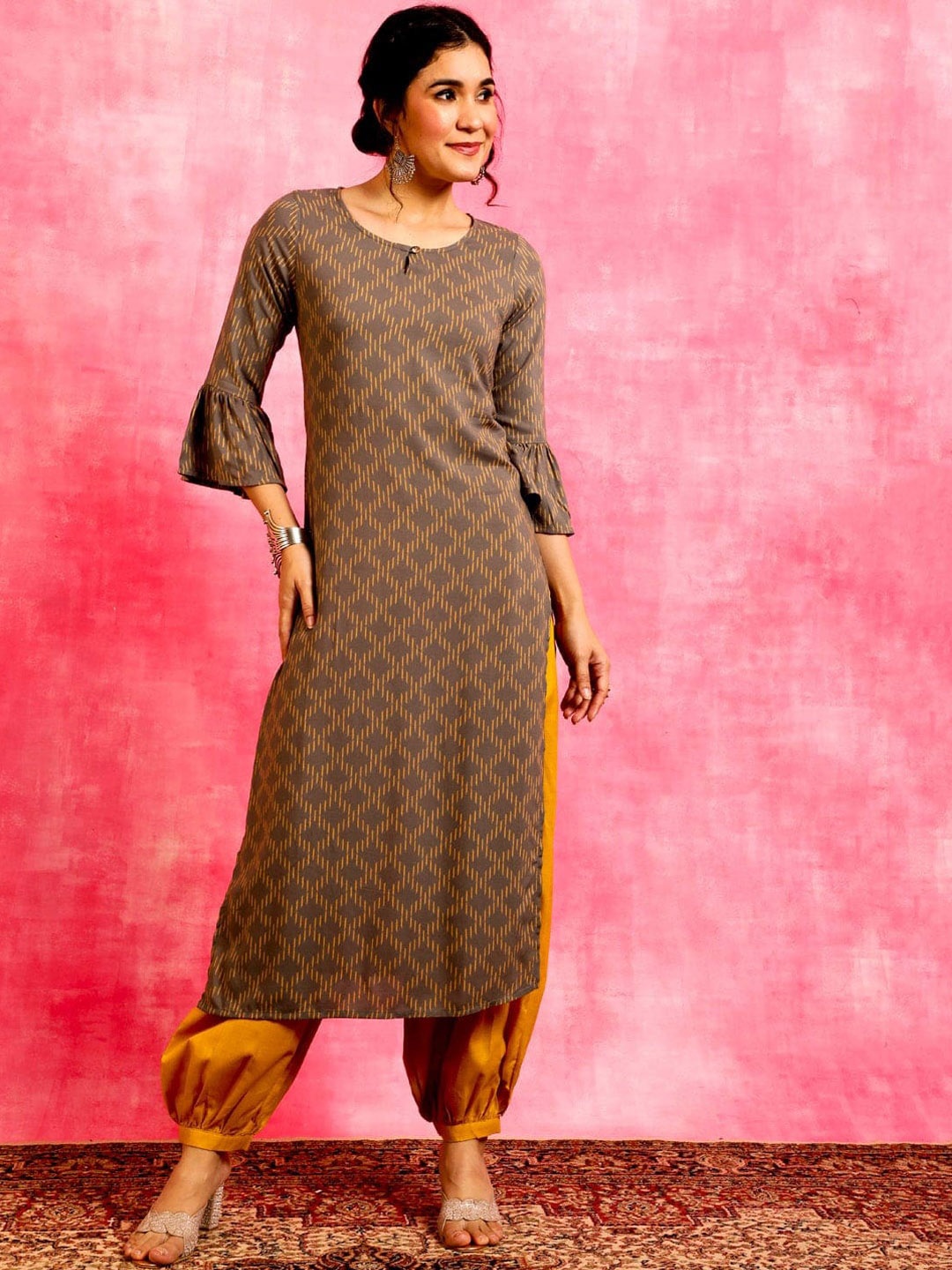 

AKS Geometric Printed Keyhole Neck Bell Sleeves Cotton Straight Kurta, Grey