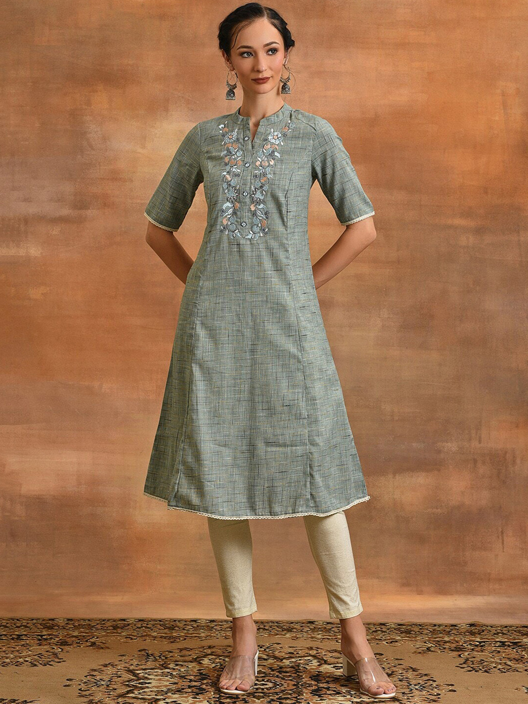 

AKS Floral Embroidered Mandarin Collar Thread Work Cotton A-Line Kurta, Grey