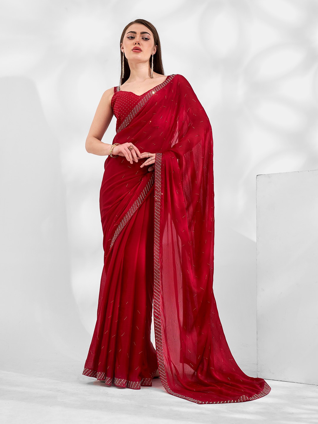 

Mitera Embellished Beads and Stones Pure Chiffon Saree, Maroon