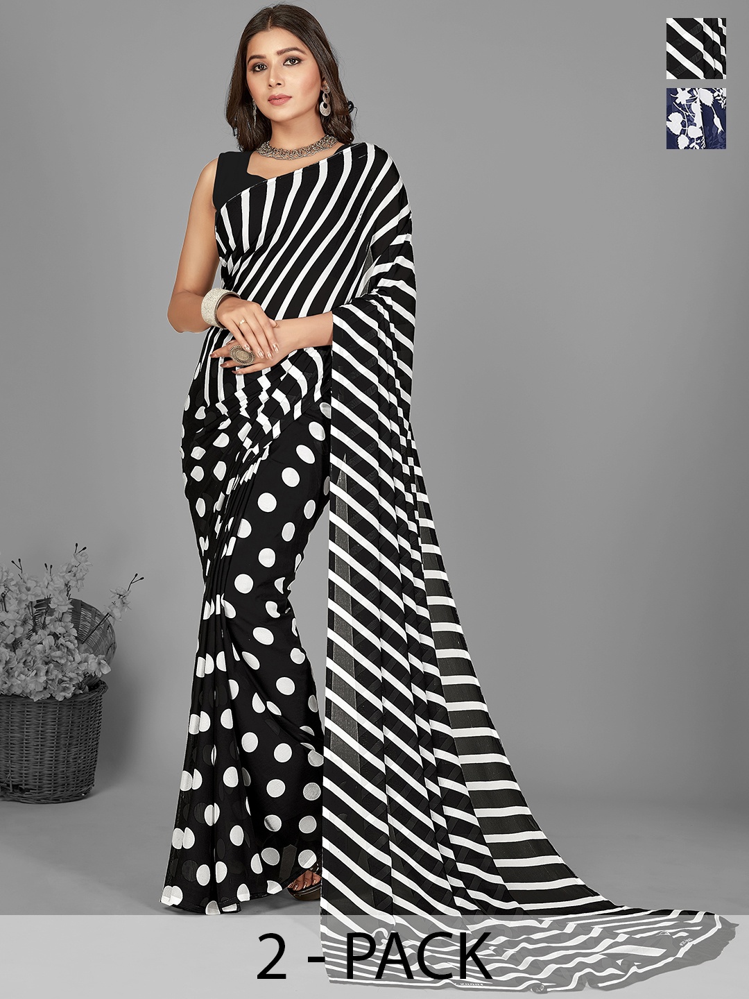 

ANAND SAREES Striped Saree, Black