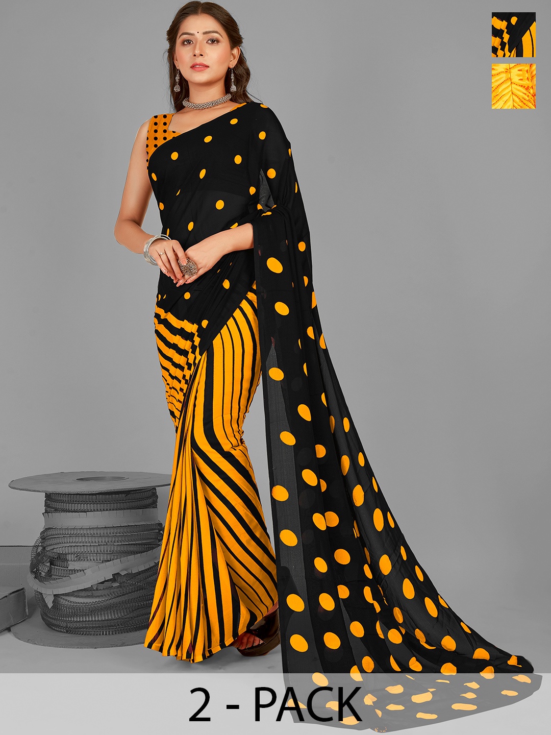 

ANAND SAREES Polka Dots Saree, Black