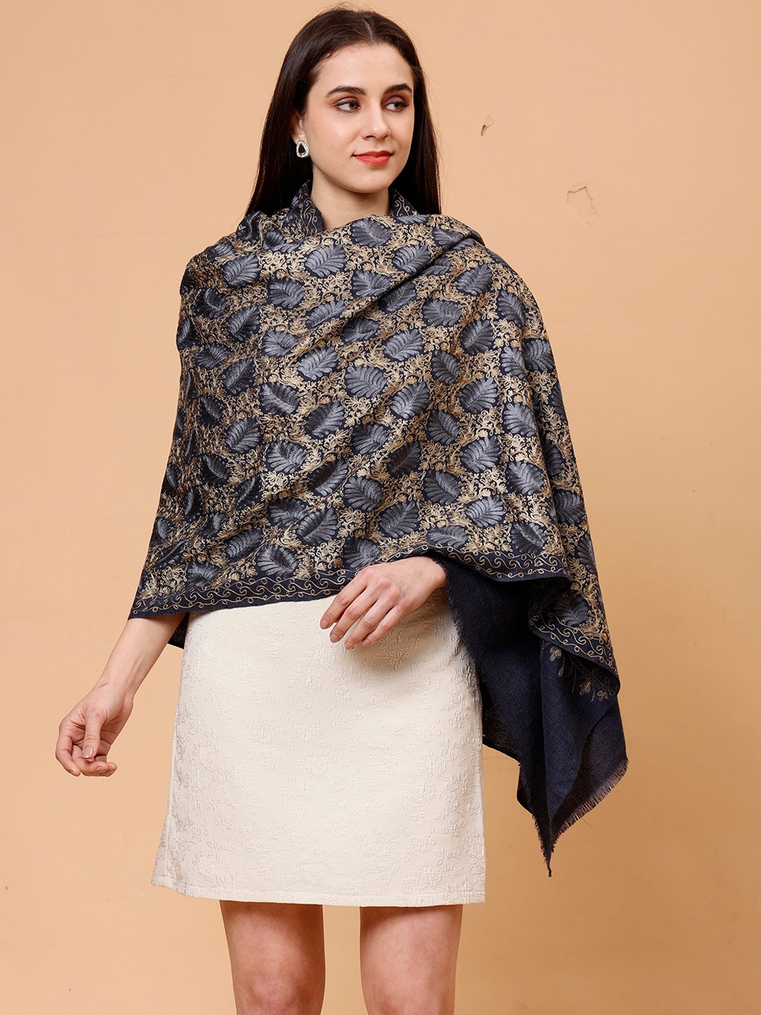

Tweedle Women Floral Embroidered Pure Woollen Shawl, Black