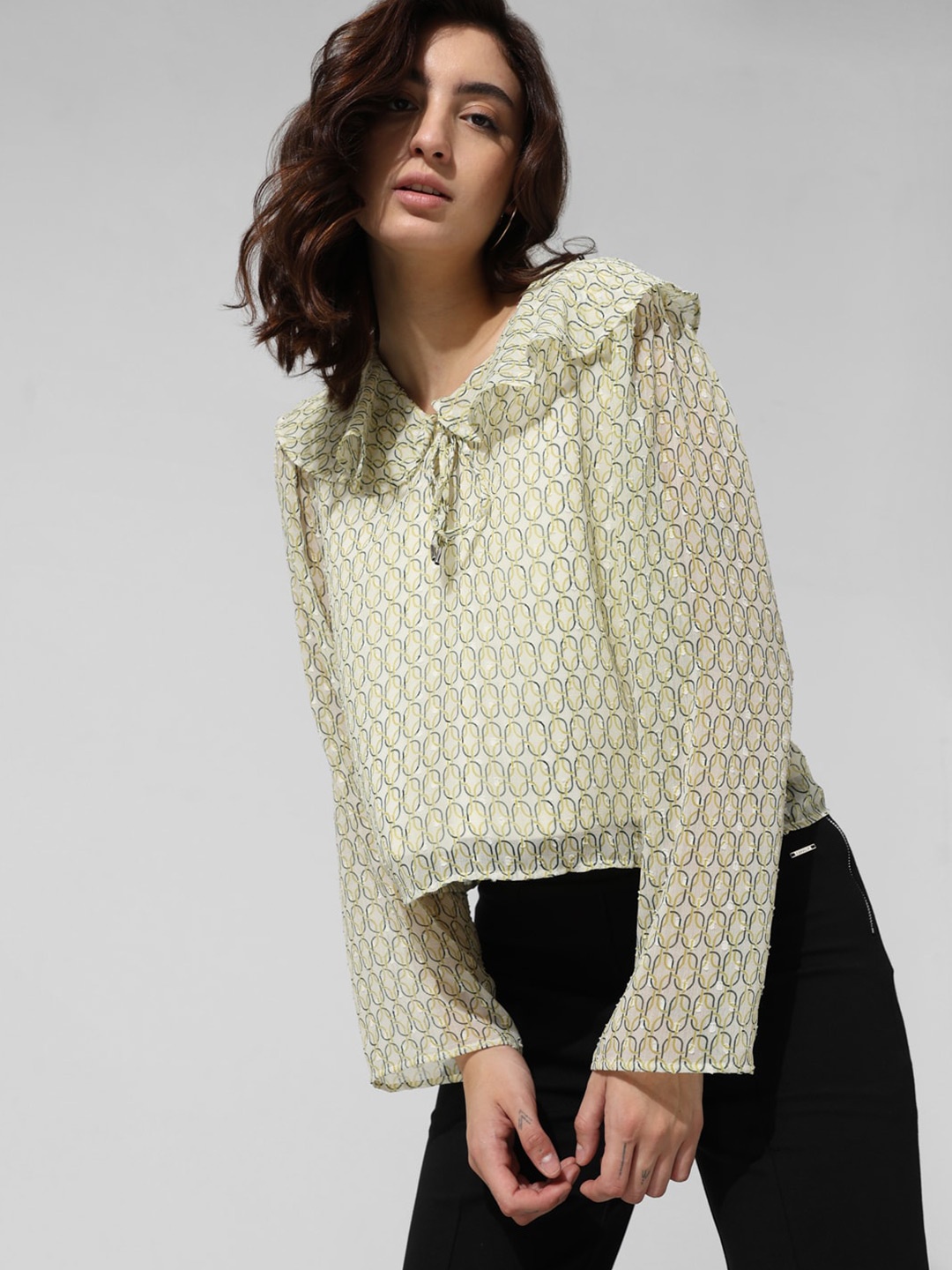 

ONLY Abstract Printed Tie-Up Neck Ruffled Top, Green
