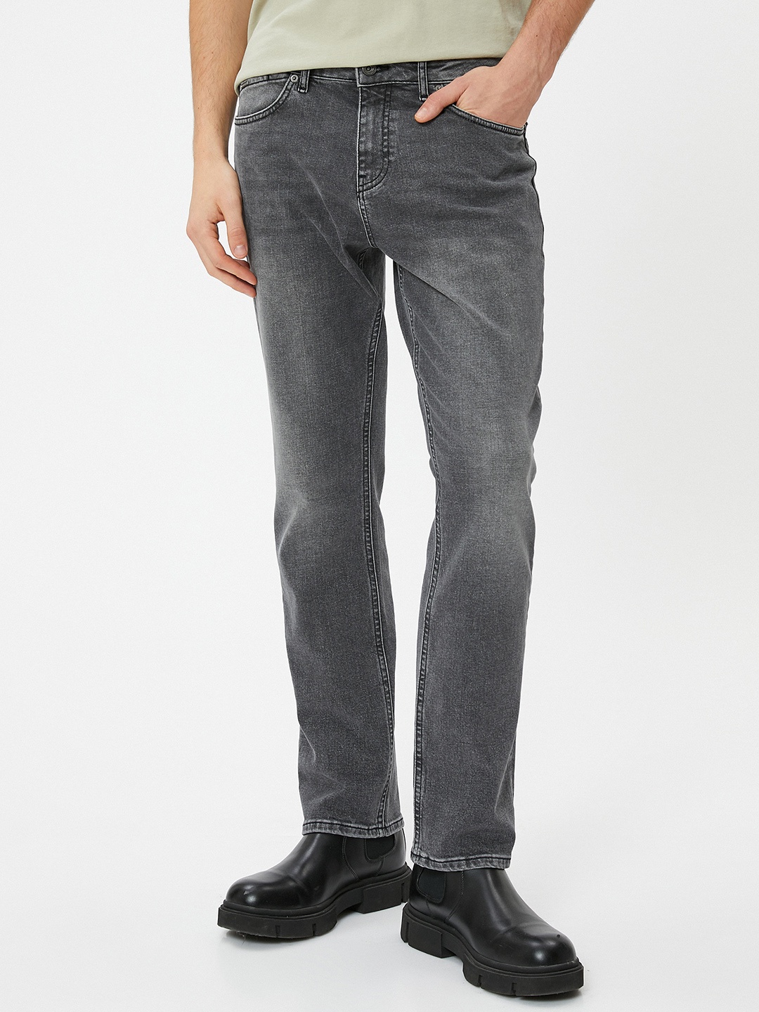 

Koton Men Clean Look Mid-Rise Jeans, Black