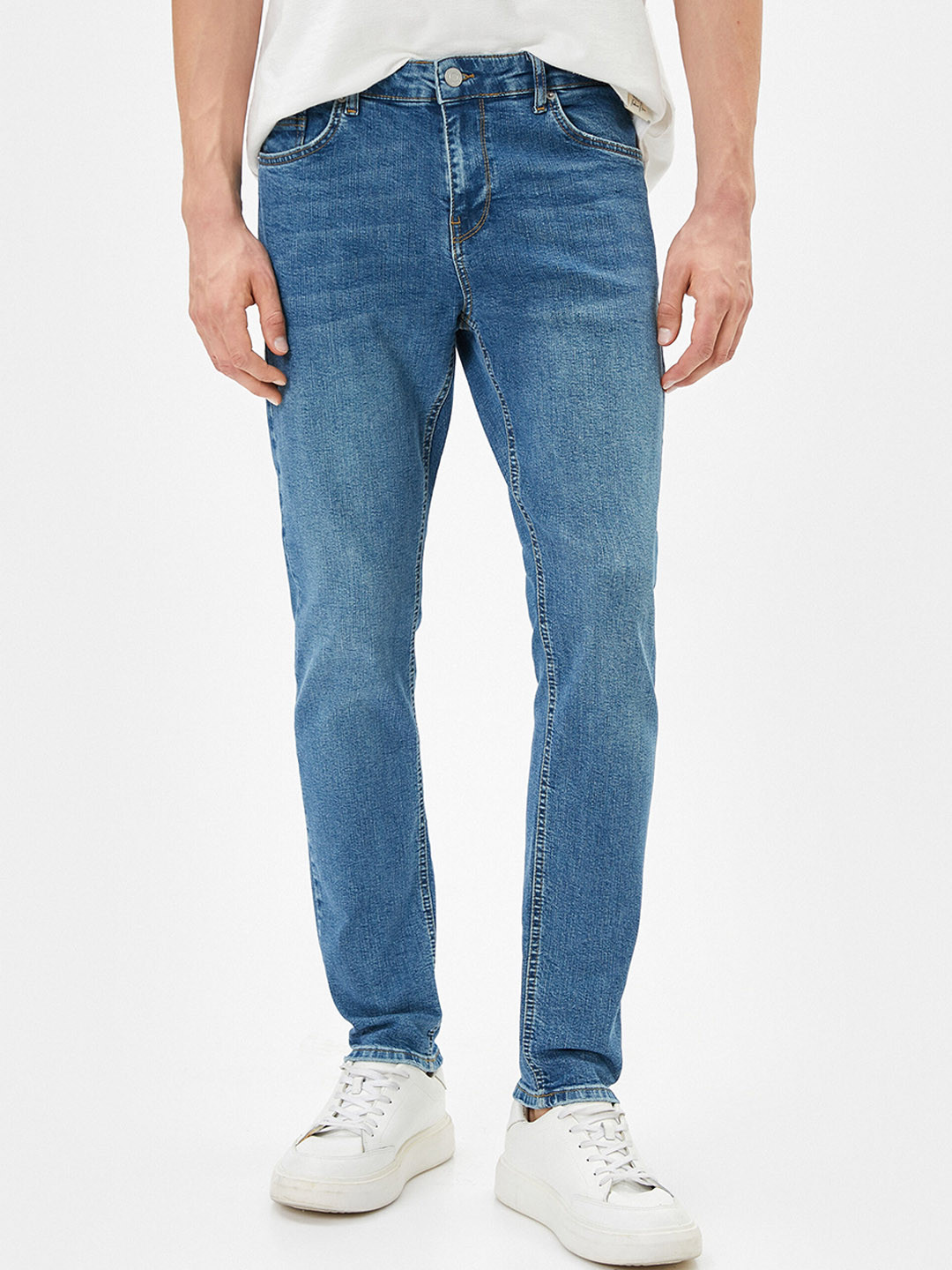 

Koton Men Mid Rise Clean Look Stretchable Jeans, Blue