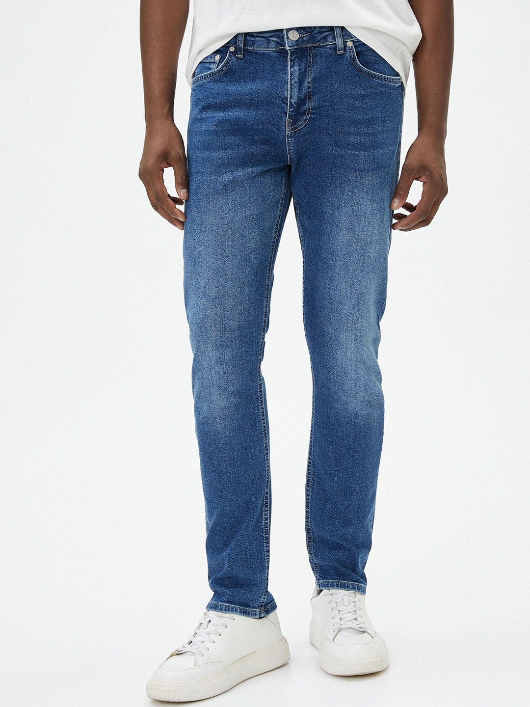 

Koton Men Light Fade Stretchable Jeans, Blue
