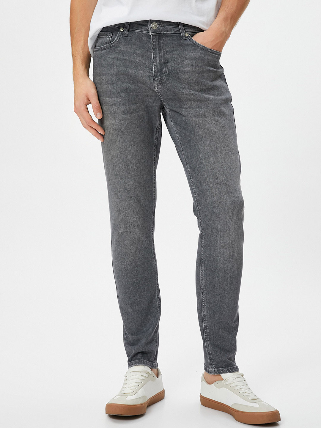 

Koton Men Mid-Rise Clean Look Stretchable Jeans, Grey