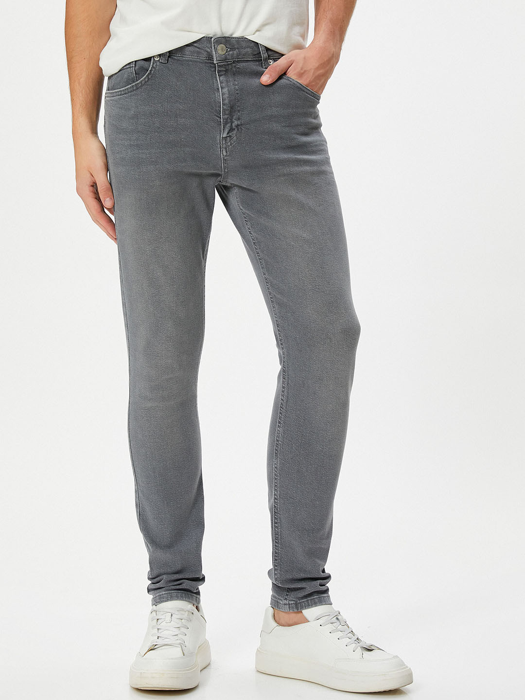 

Koton Men Light Fade Stretchable Jeans, Grey