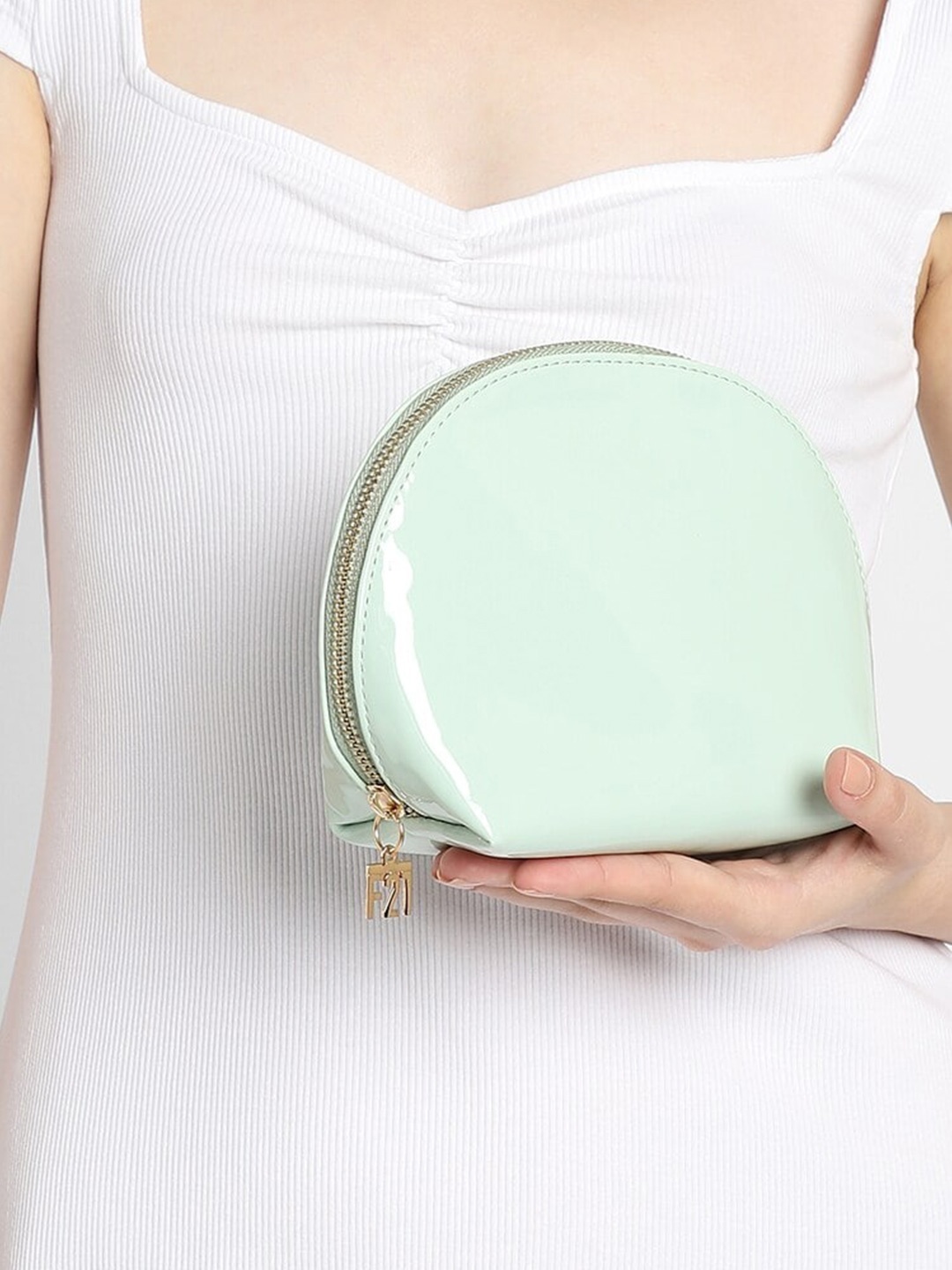 

FOREVER 21 Travel Pouch, Green