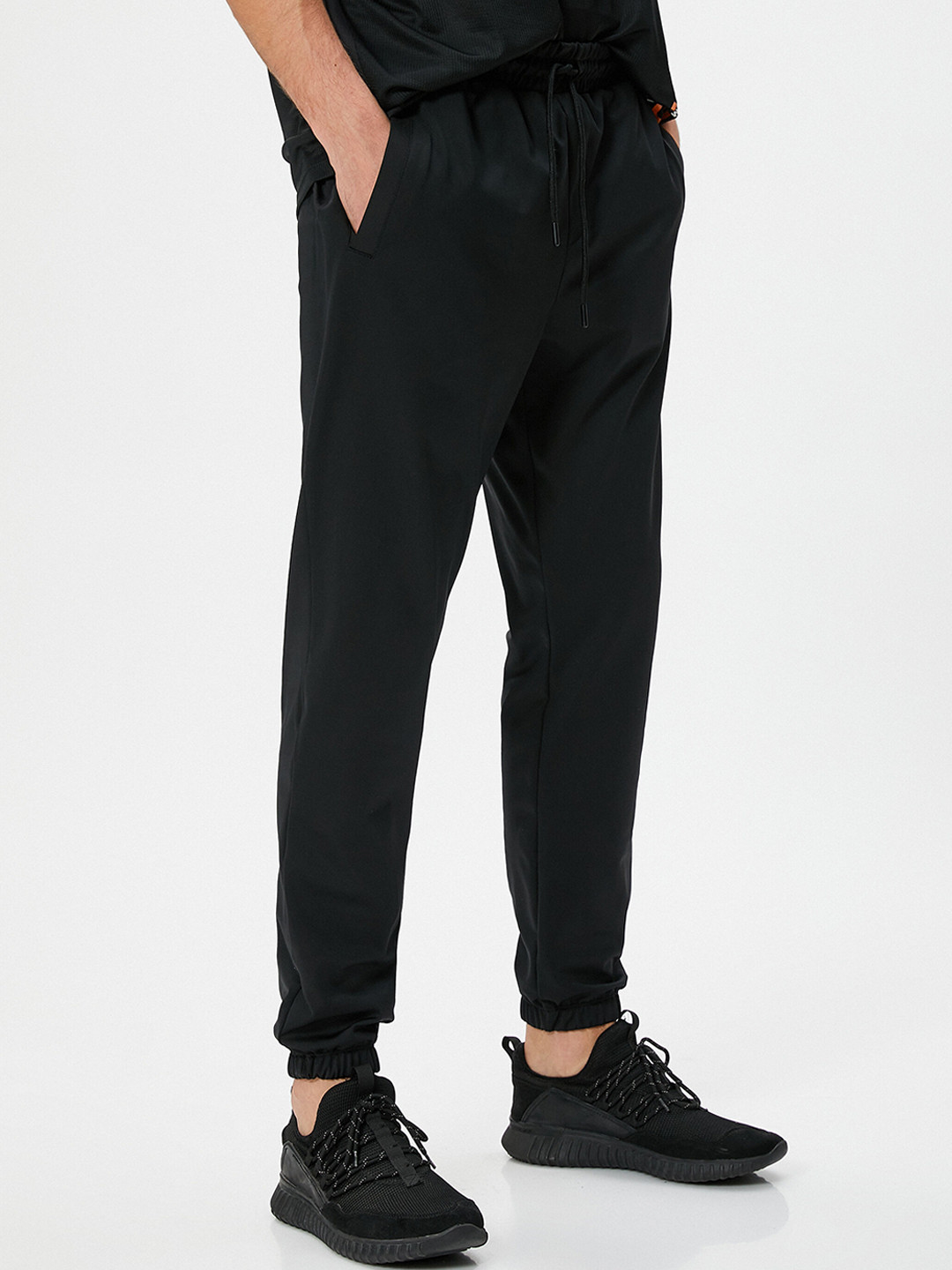 

Koton Men Mid Rise Joggers, Black