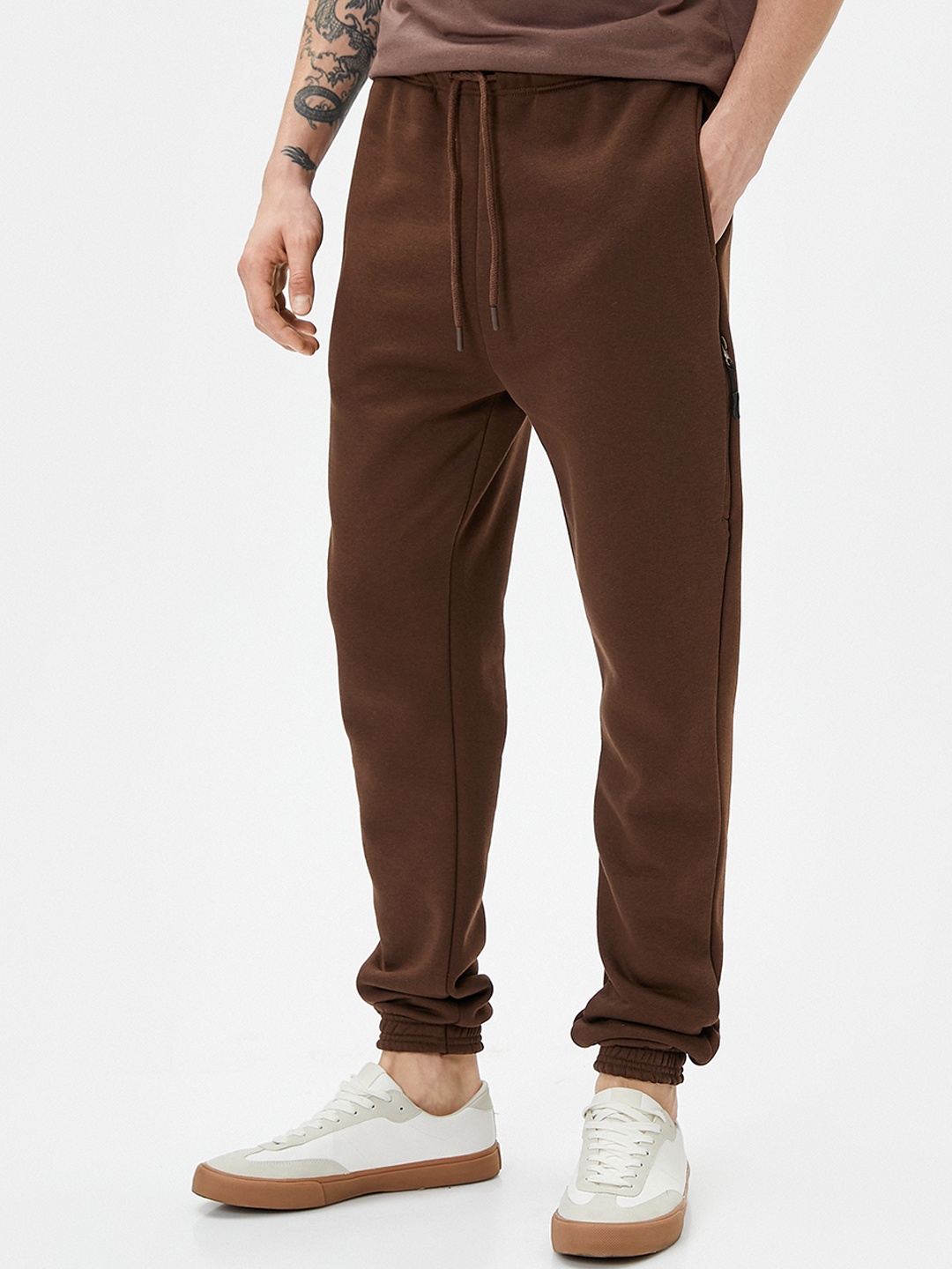 

Koton Men Mid-Rise Joggers, Brown