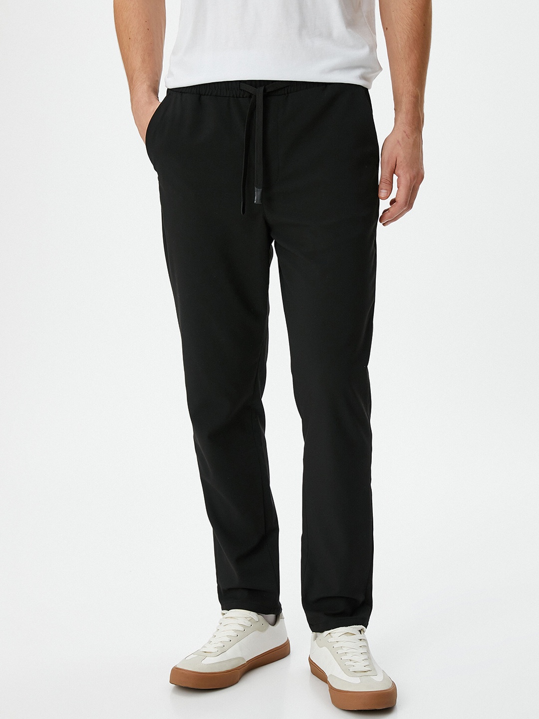 

Koton Men Mid Rise Trousers, Black