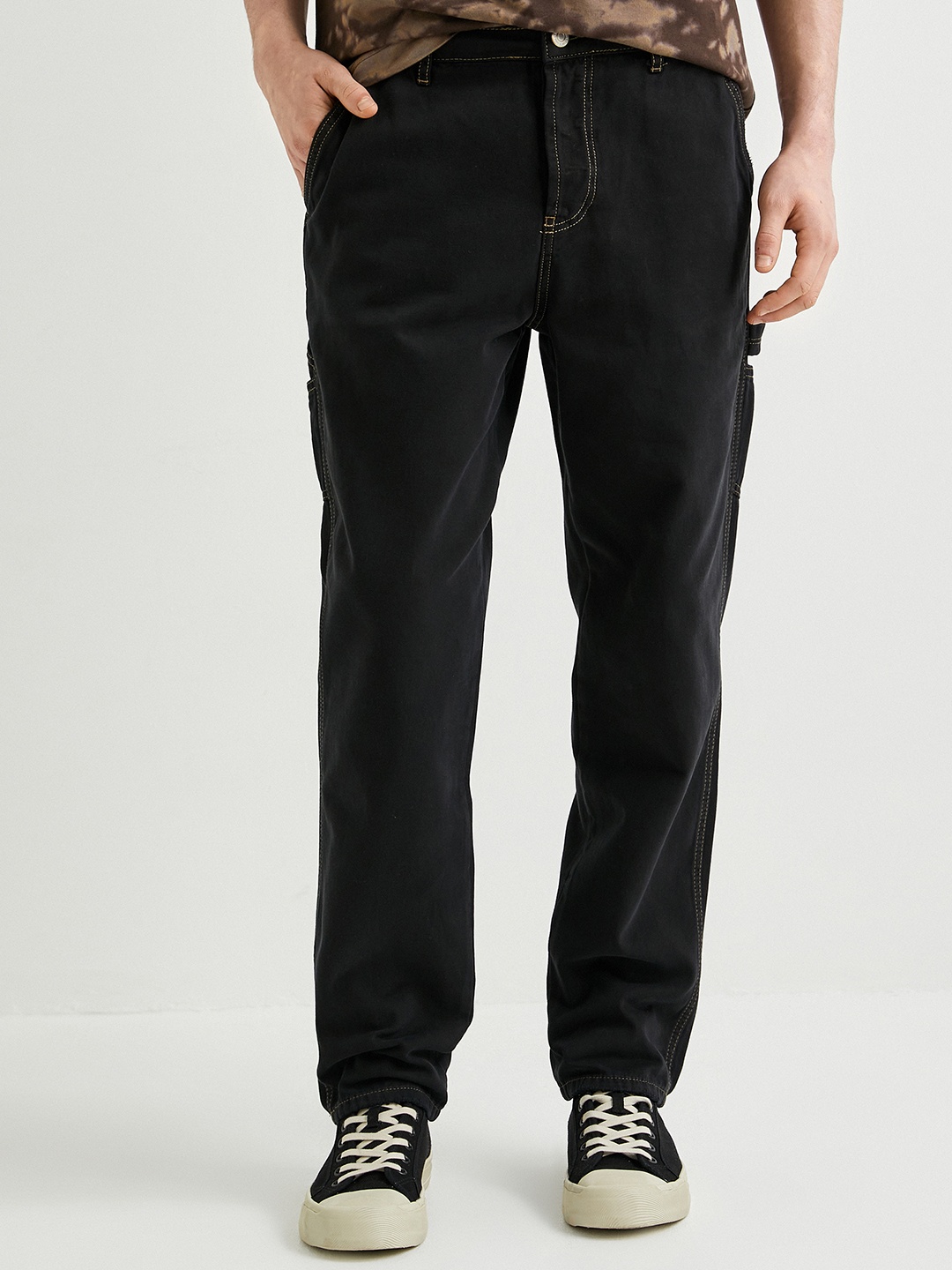

Koton Men Mid-Rise Pure Cotton Chinos, Black
