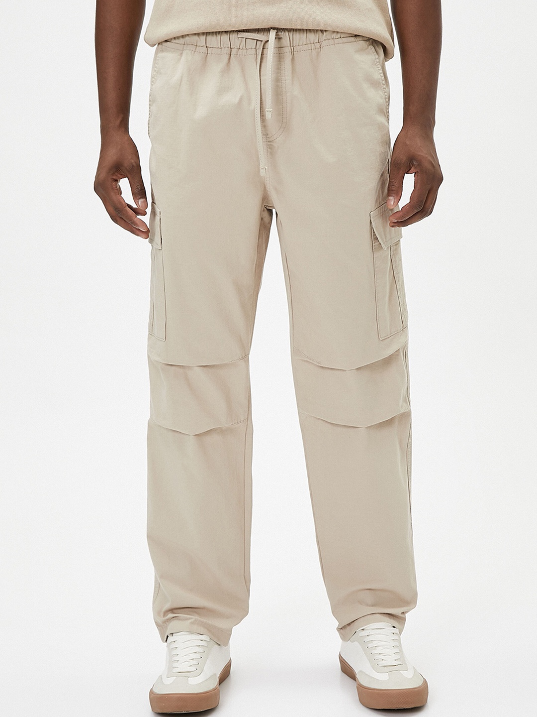 

Koton Men Mid Rise Pure Cotton Trousers, Beige