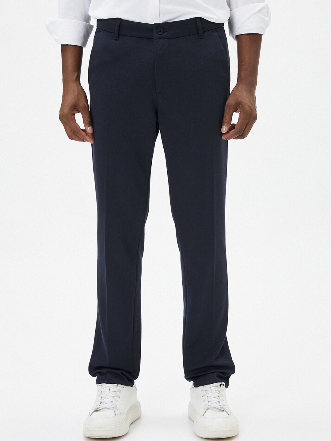 

Koton Men Mid Rise Trousers, Navy blue