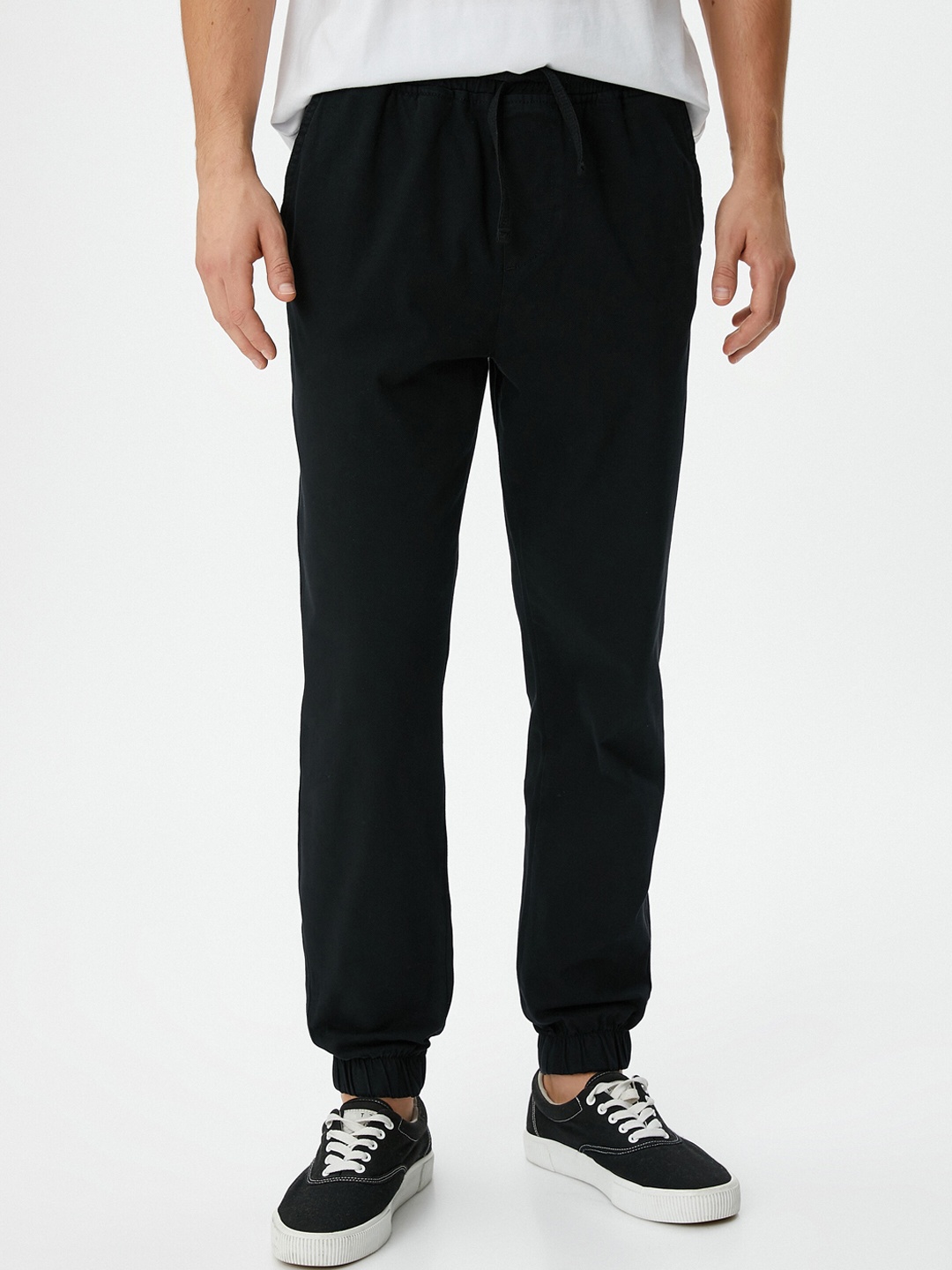 

Koton Men Mid Rise Joggers, Black