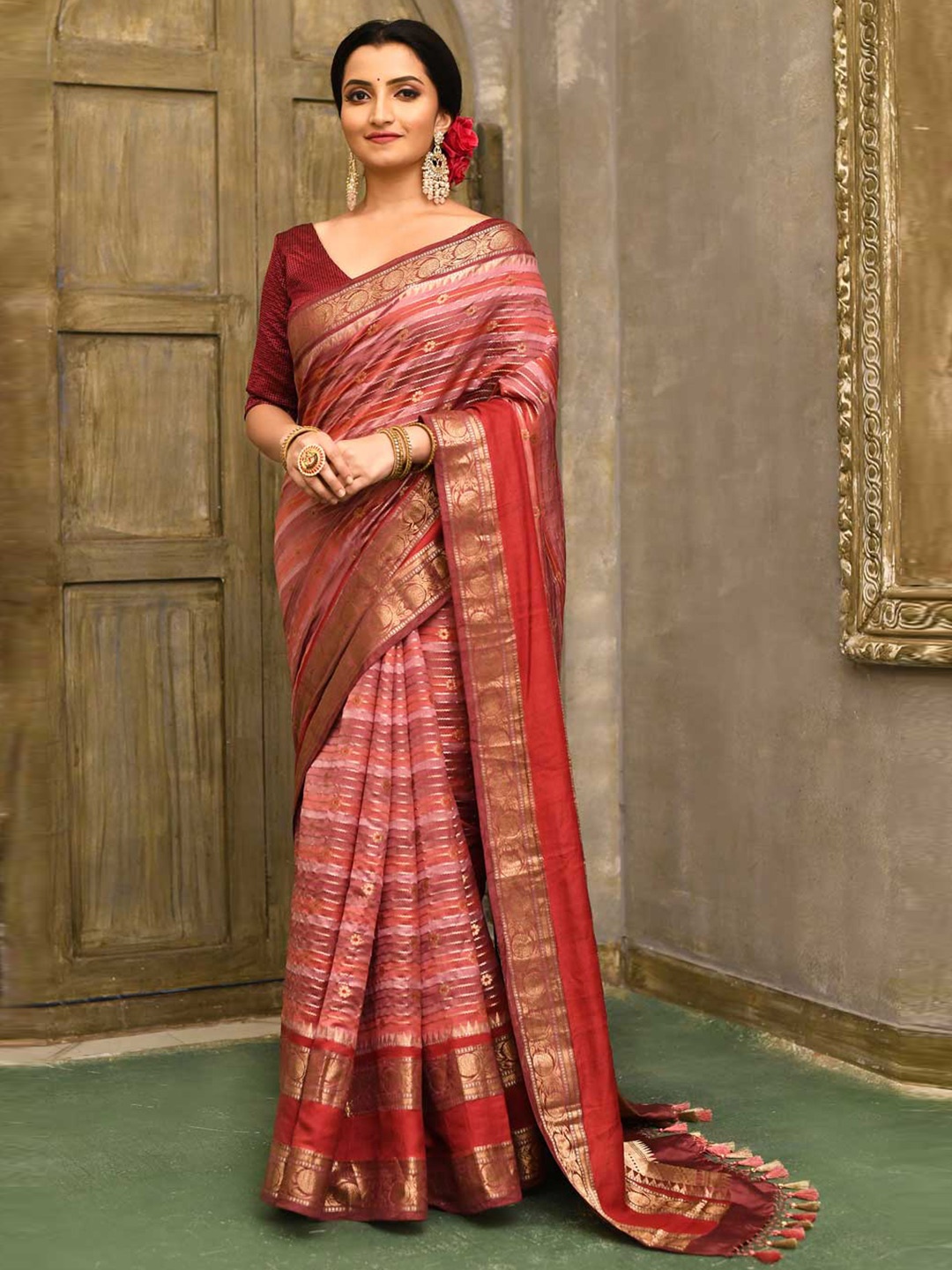 

Rasm by Muskaan Woven Design Zari Banarasi Saree, Pink