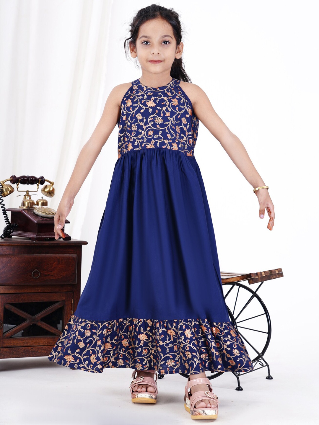 

HEERAJI Girls Round neck Sleeveless Floral Print Maxi Dress, Blue