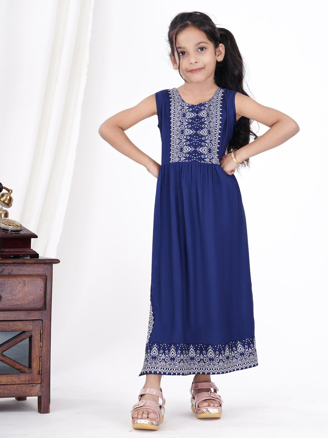 

HEERAJI Girls Round neck Short Sleeves Maxi Dress, Blue