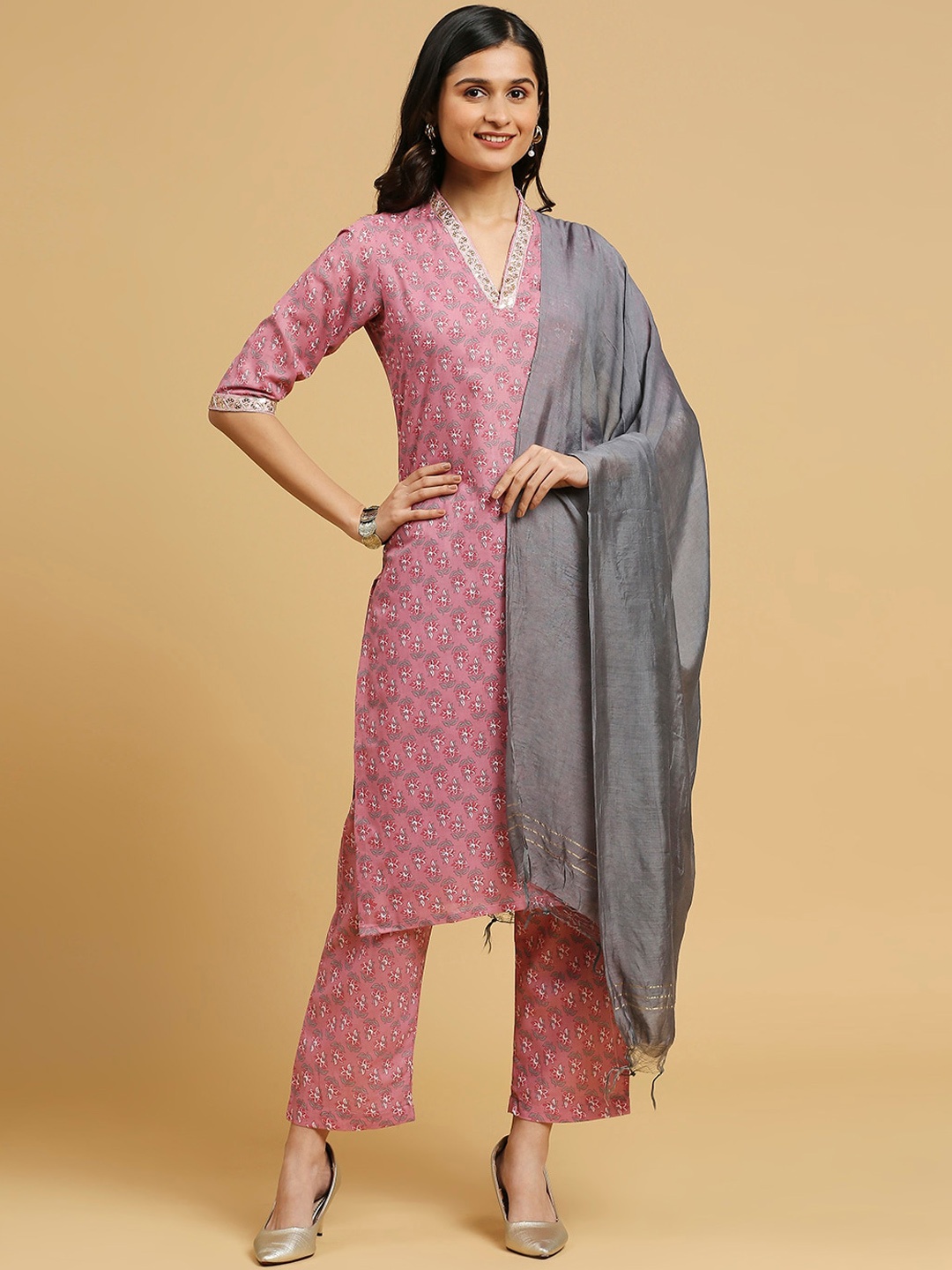 

GUFRINA Floral Printed Sequinned Kurta & Trousers With Dupatta, Pink