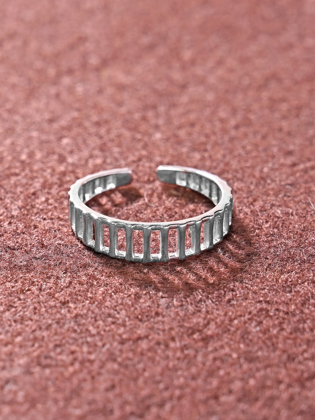

Clara 925 Sterling Silver Rhodium-Plated Adjustable Finger Ring