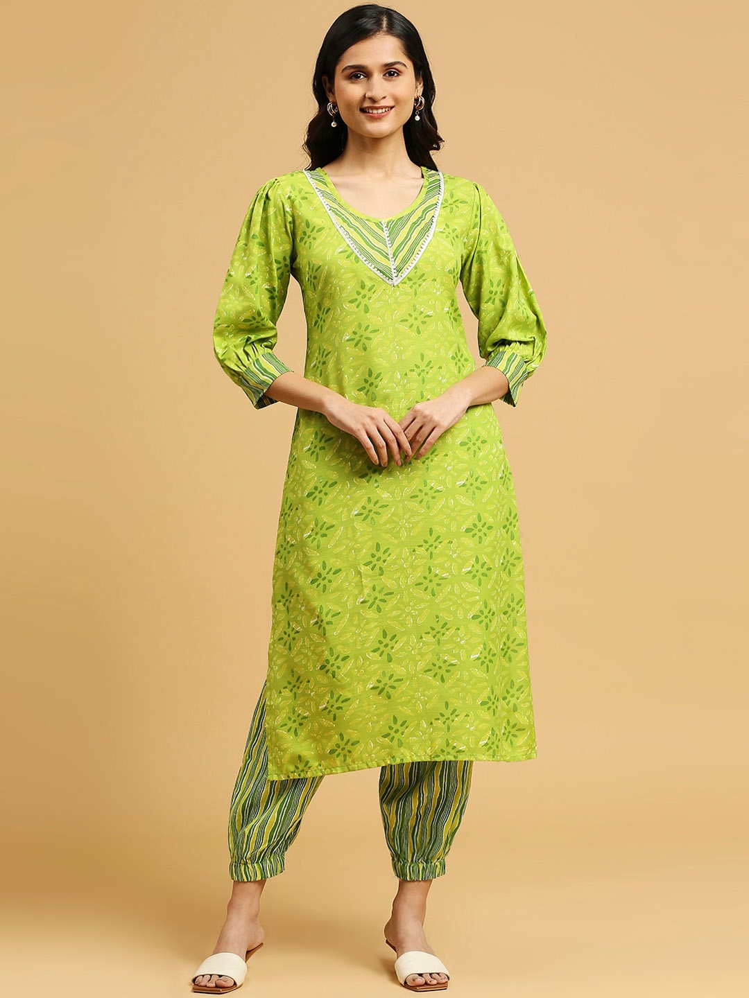 

GUFRINA Floral Printed Regular Kurta With Harem Pants, Green