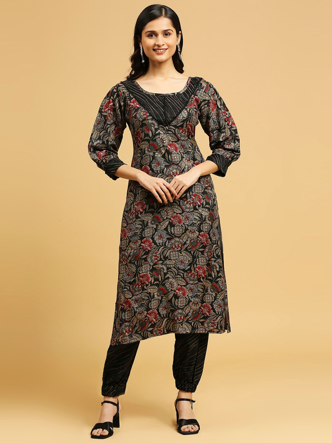 

GUFRINA Floral Printed Kurta with Harem Pants, Black