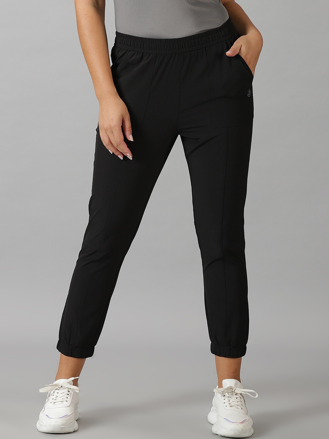 

DOMIN8 Women Mid Rise Joggers, Black