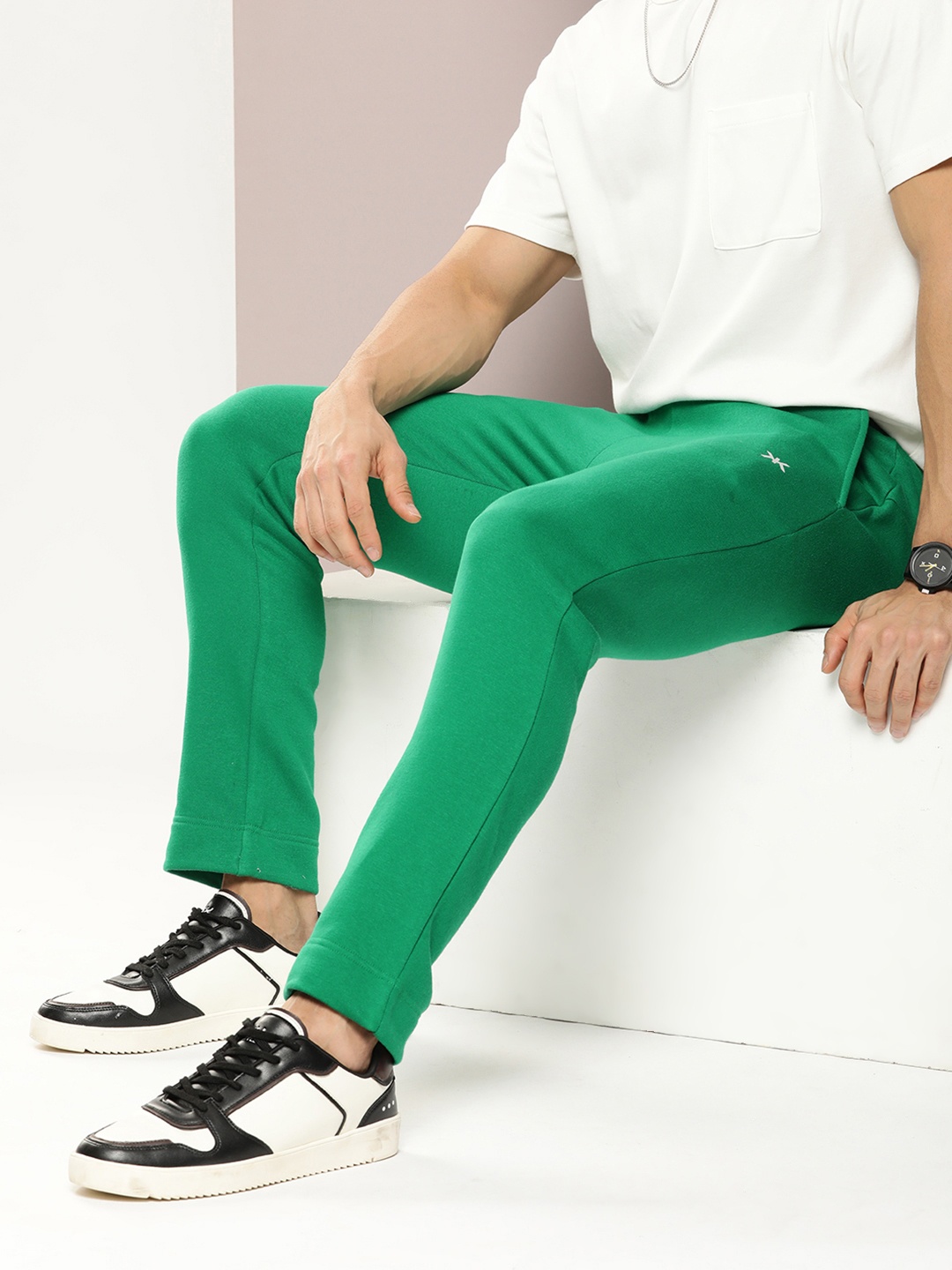 

Kook N Keech Men Solid Slim Fit Track Pants, Green