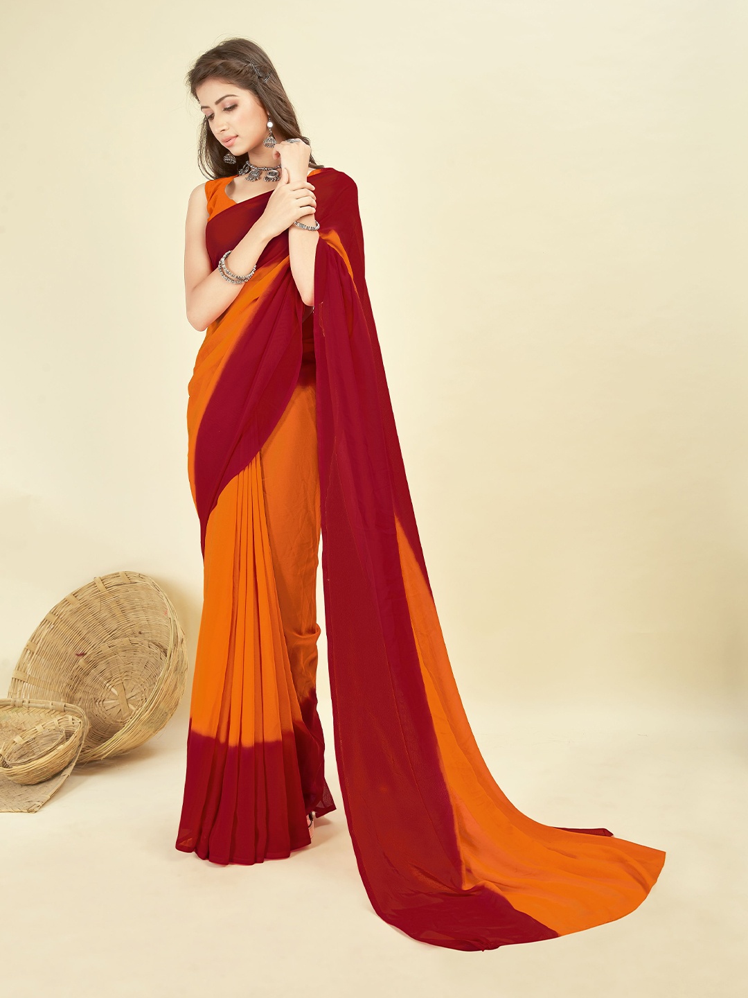 

ANAND SAREES Colourblocked Saree With Unstitched Blouse Piece, Red